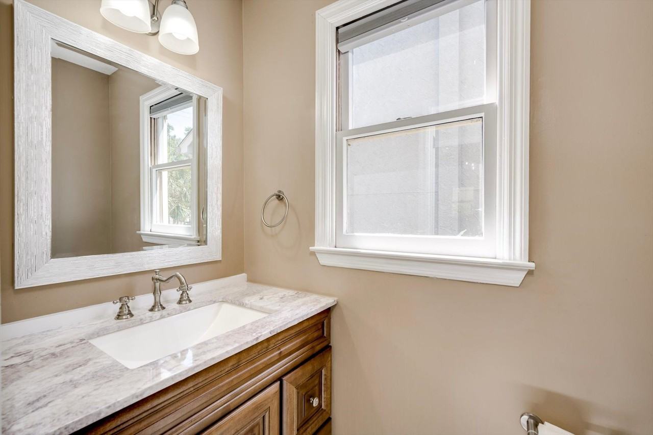 1054 Hickman Rd #1 - Photo 7 of 35