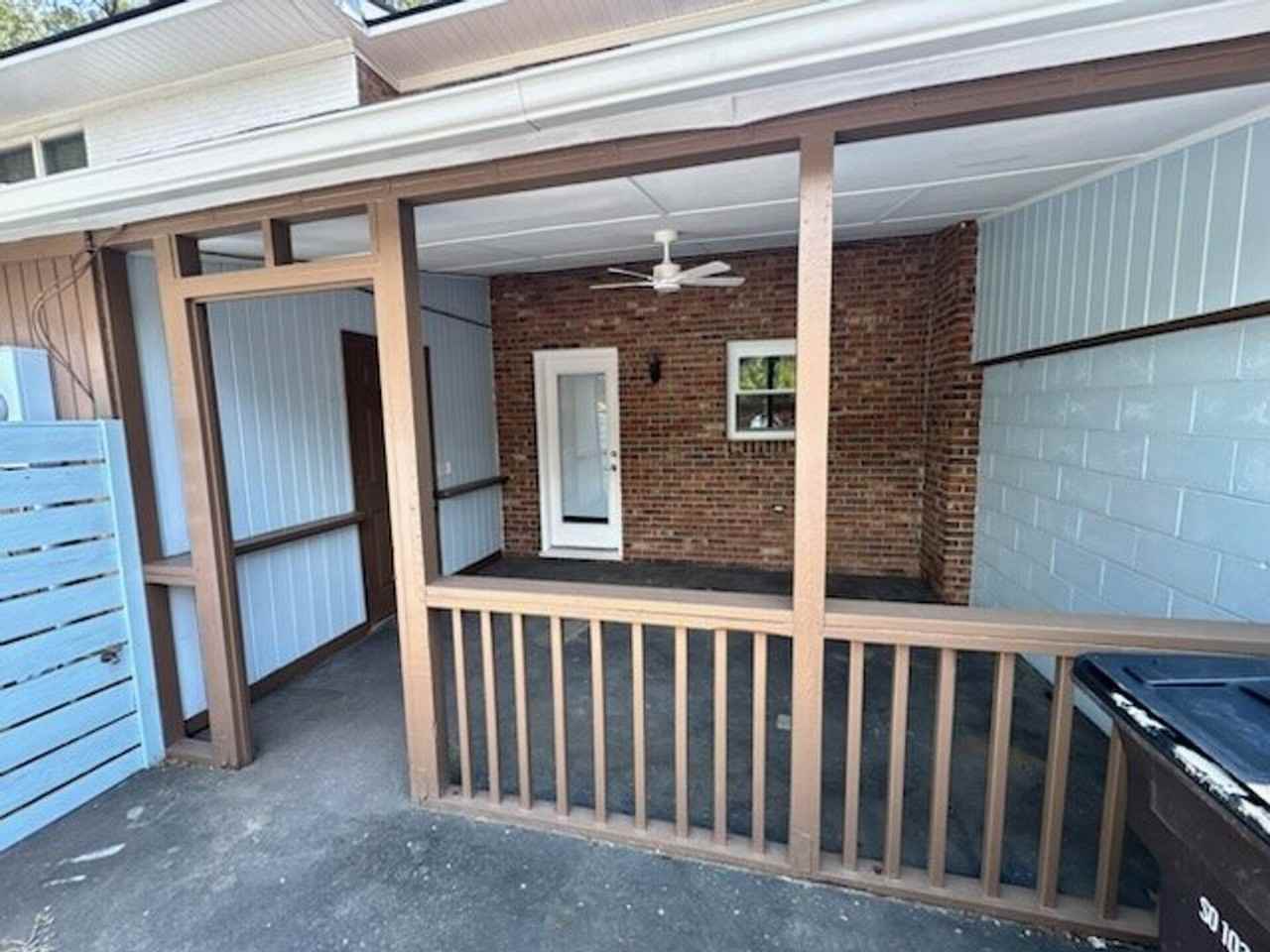 730 Harbor Ln - Photo 2 of 9