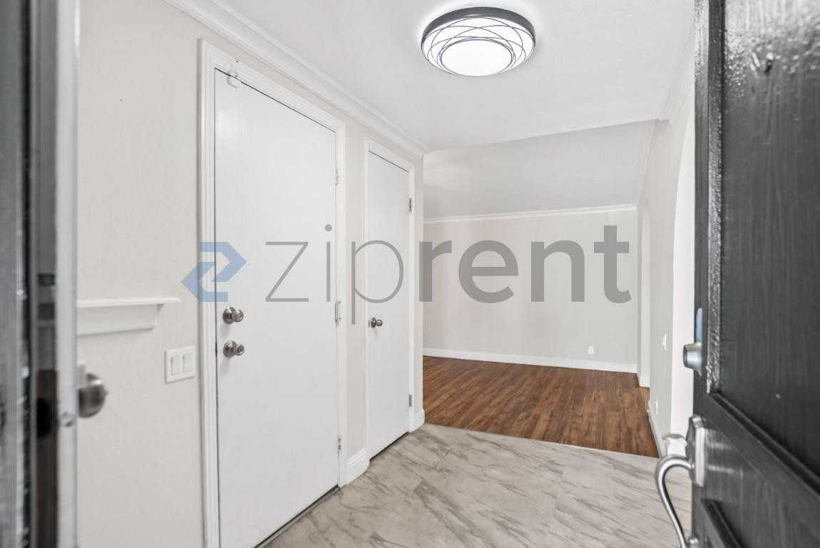 2822 Deerwood Dr - Photo 5 of 33
