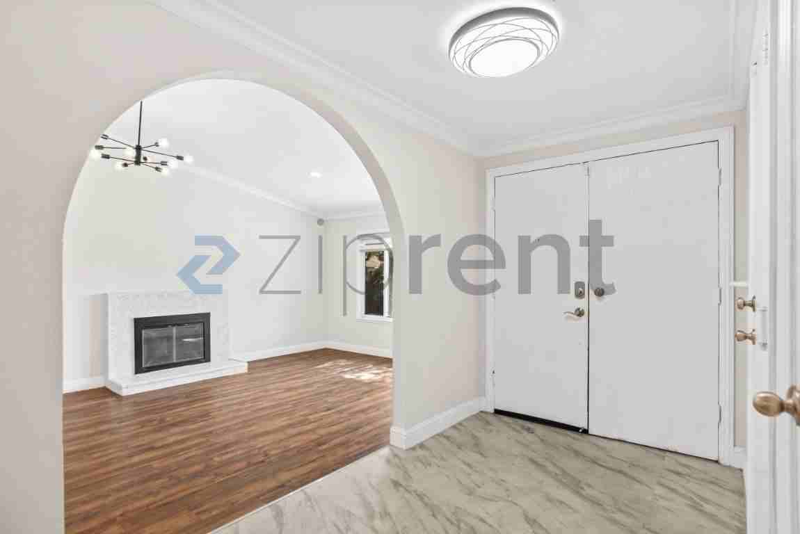 2822 Deerwood Dr - Photo 6 of 33