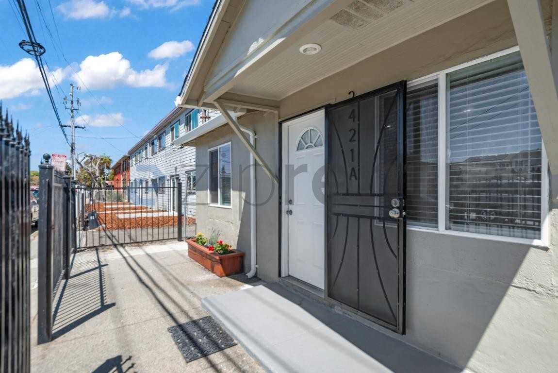 2421 Standard Ave #A - Photo 5 of 27