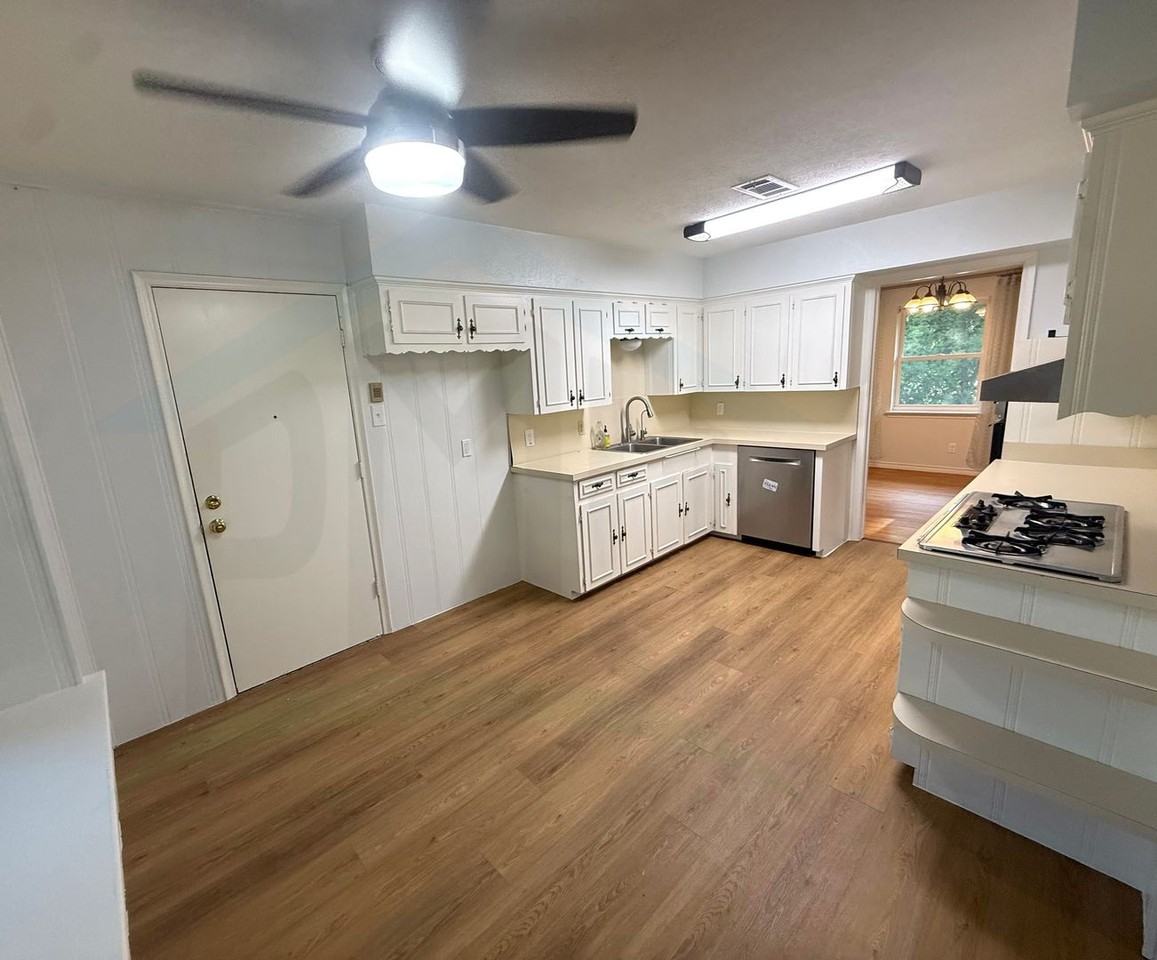 835 Hill City Dr - Photo 5 of 16