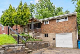 131 S Joslyn Dr - Photo 1 of 1