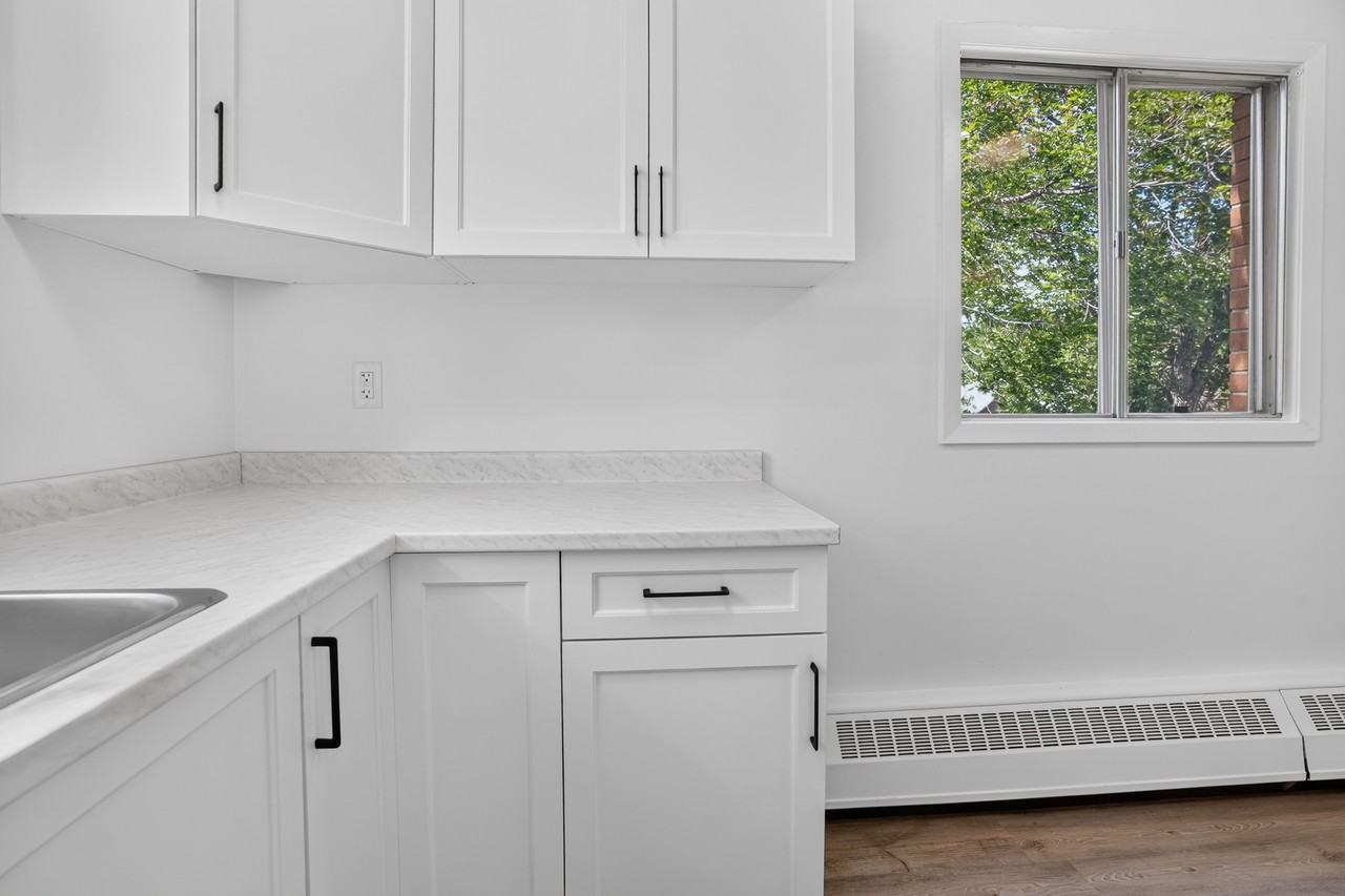 Allen Apartments - Photo 7 of 26