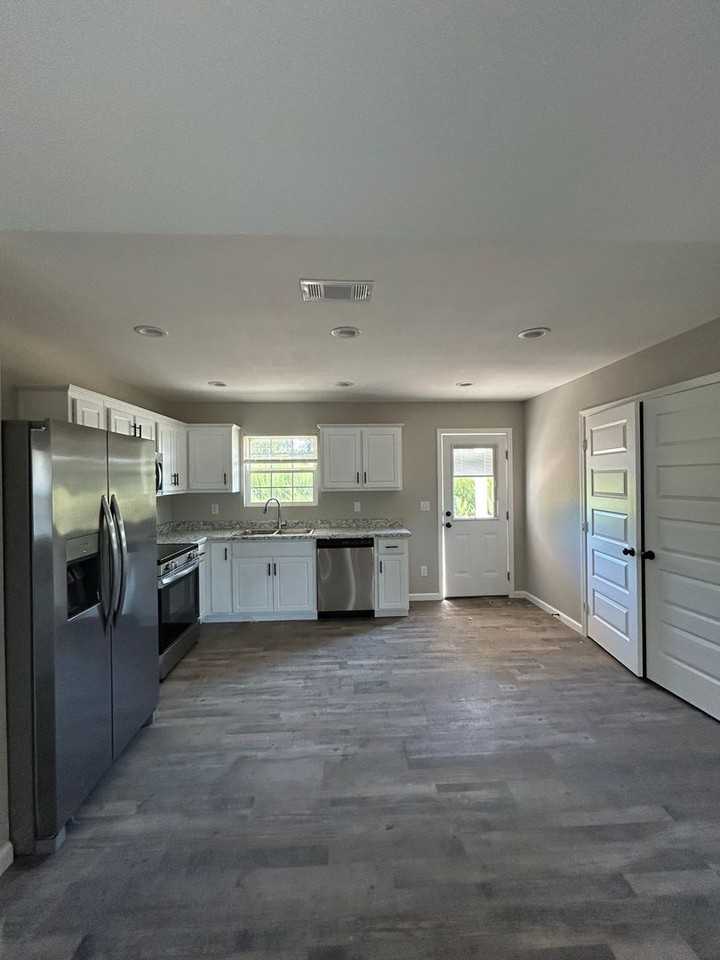 140 Annie Mae Dr - Photo 3 of 16
