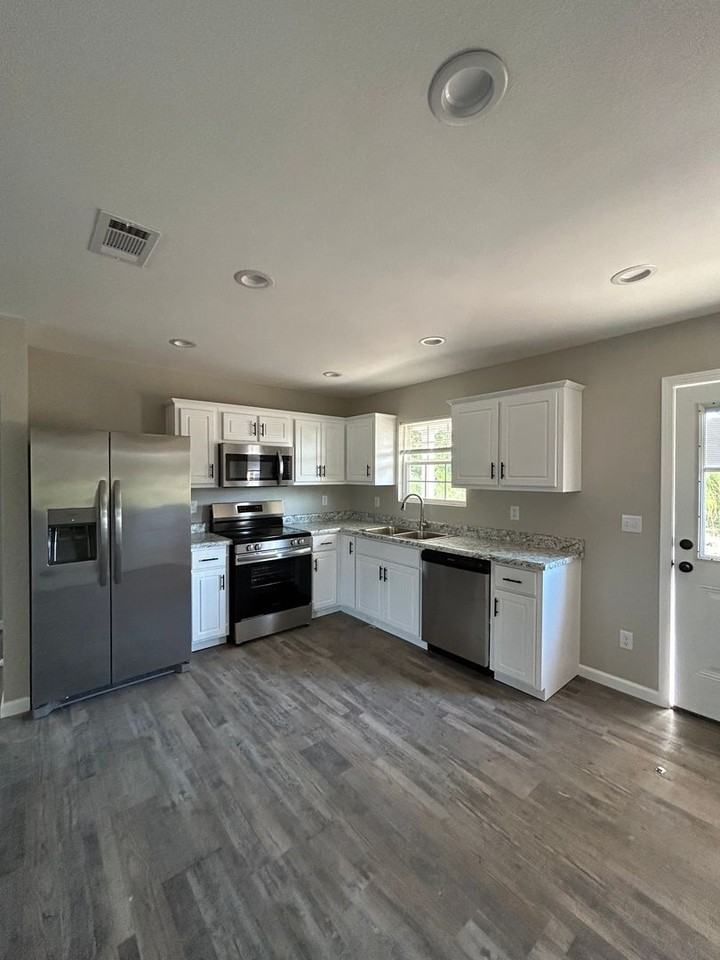 140 Annie Mae Dr - Photo 4 of 16
