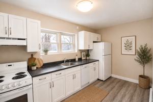 featured image of 261 College St