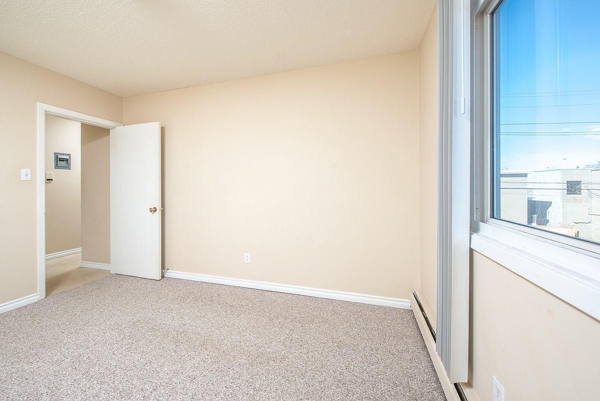 Highland House Apartments - Photo 5 of 21