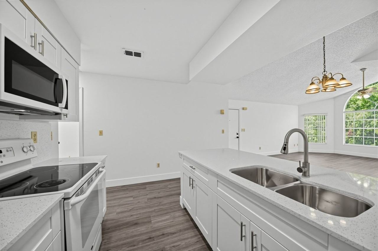 2719 N Poinciana Blvd - Photo 6 of 24