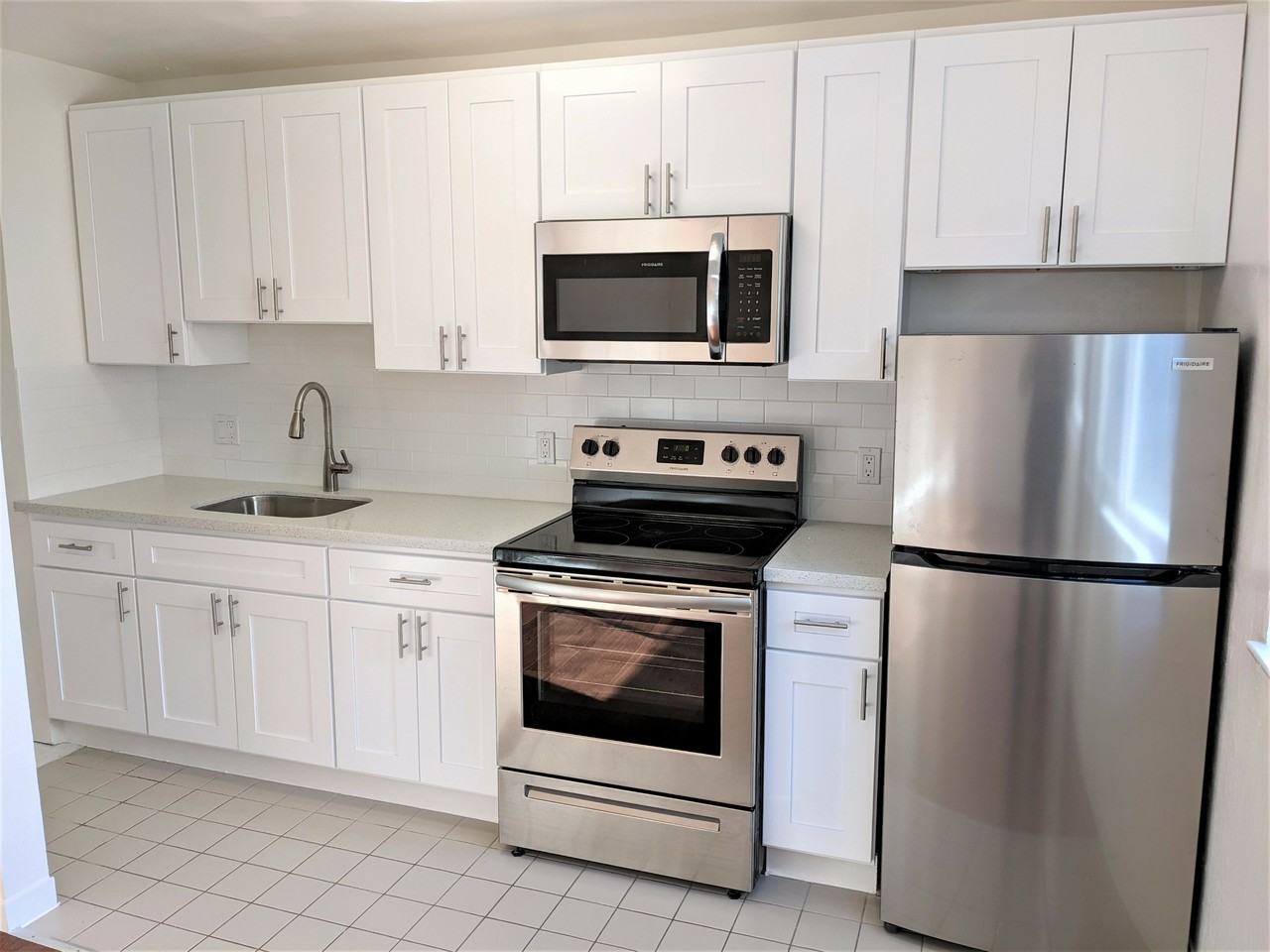 211 Cornwall St #7 - Photo 2 of 9