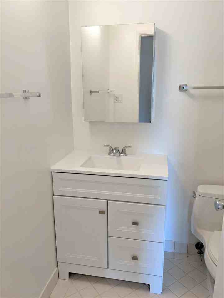 211 Cornwall St #7 - Photo 6 of 9