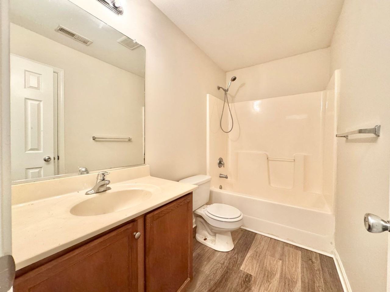 3707 Whitworth Dr - Photo 4 of 20