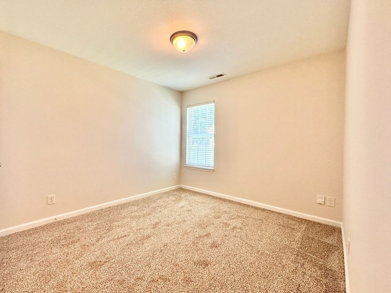 3707 Whitworth Dr - Photo 5 of 20