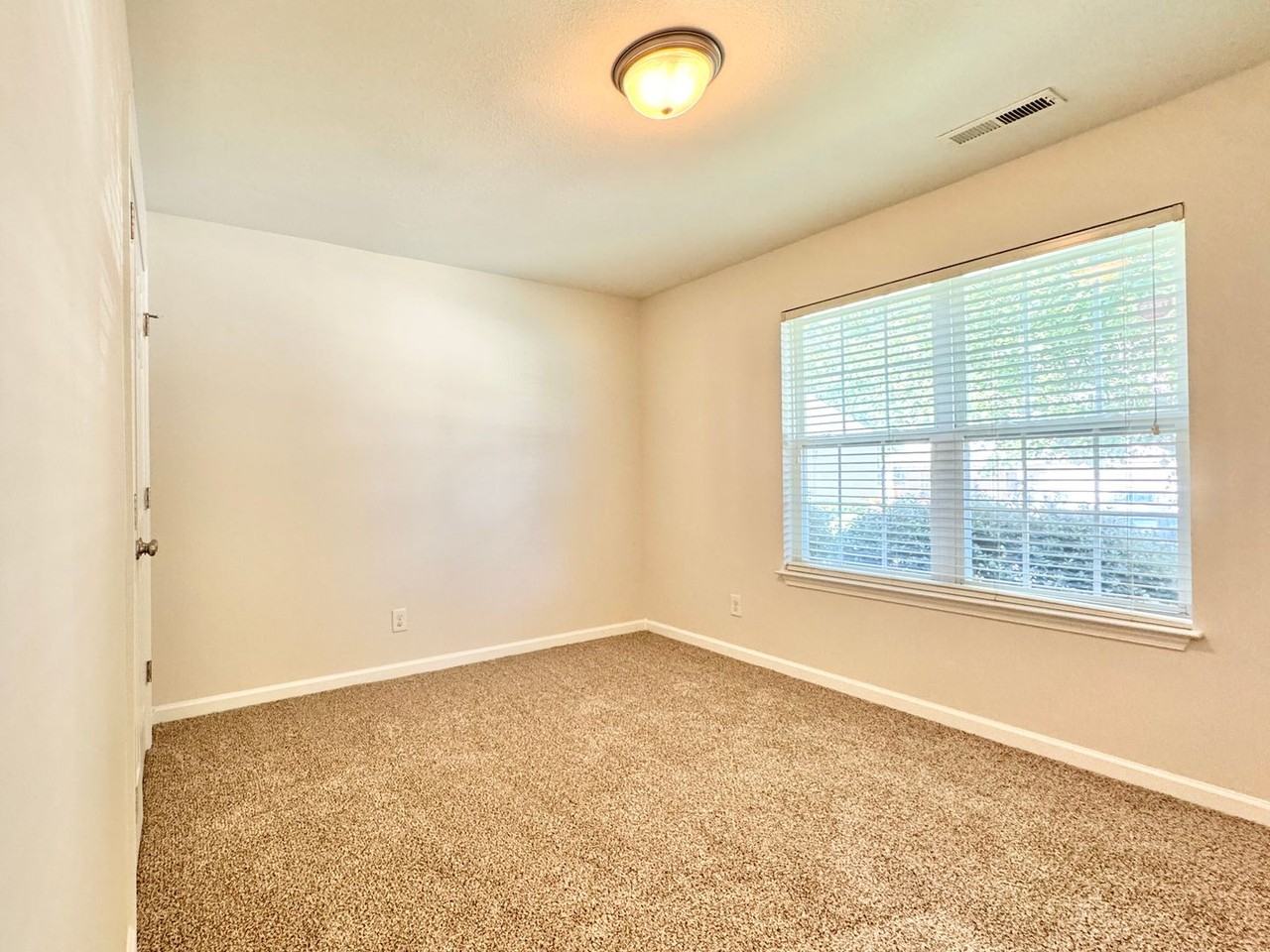 3707 Whitworth Dr - Photo 6 of 20