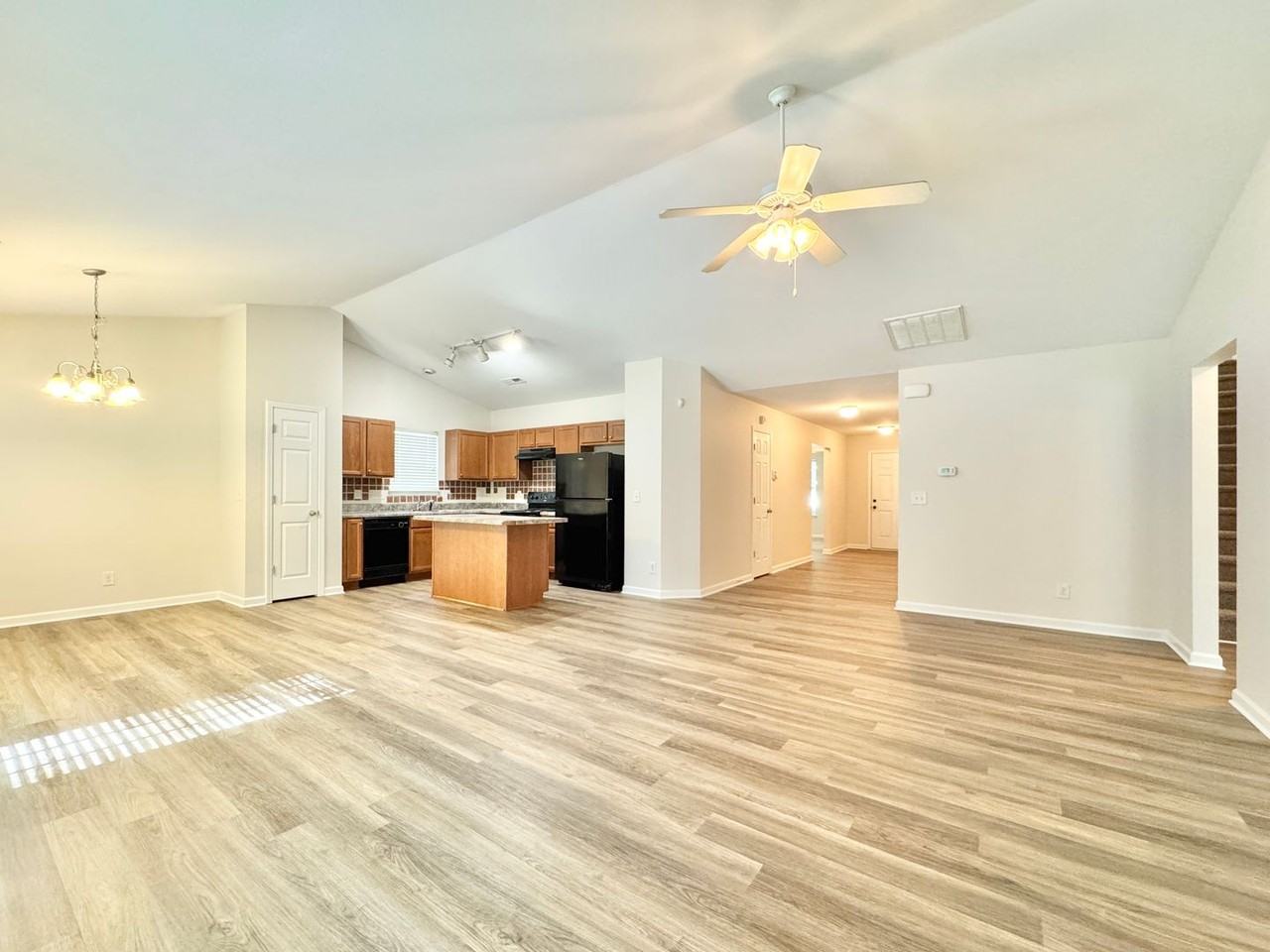 3707 Whitworth Dr - Photo 7 of 20