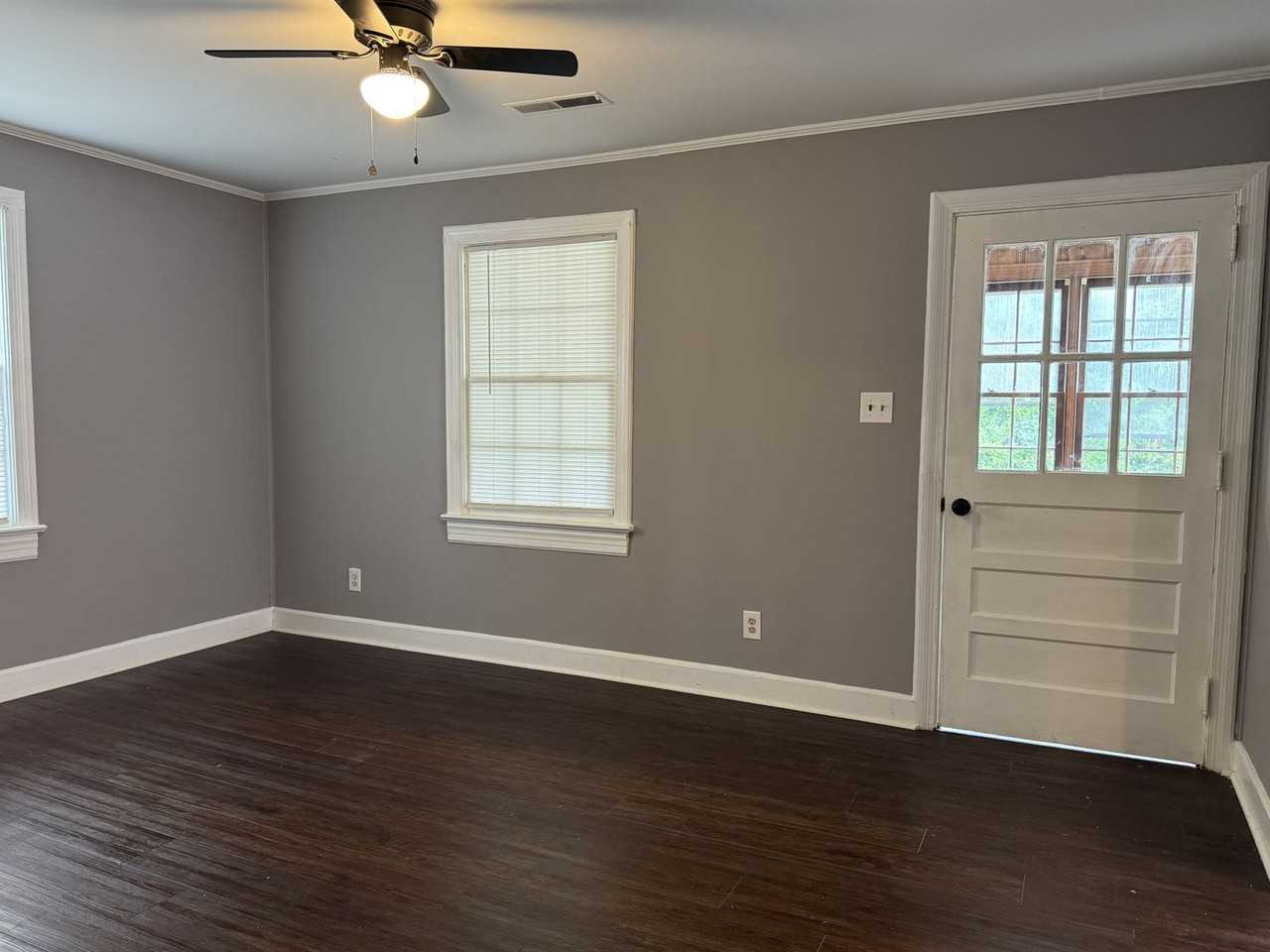 709 E Vernon Ave - Photo 6 of 21