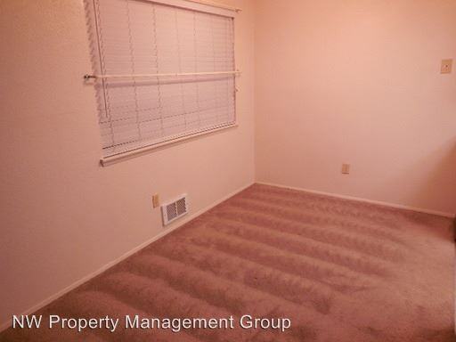 7510 208th St SW #B102 - Photo 3 of 6