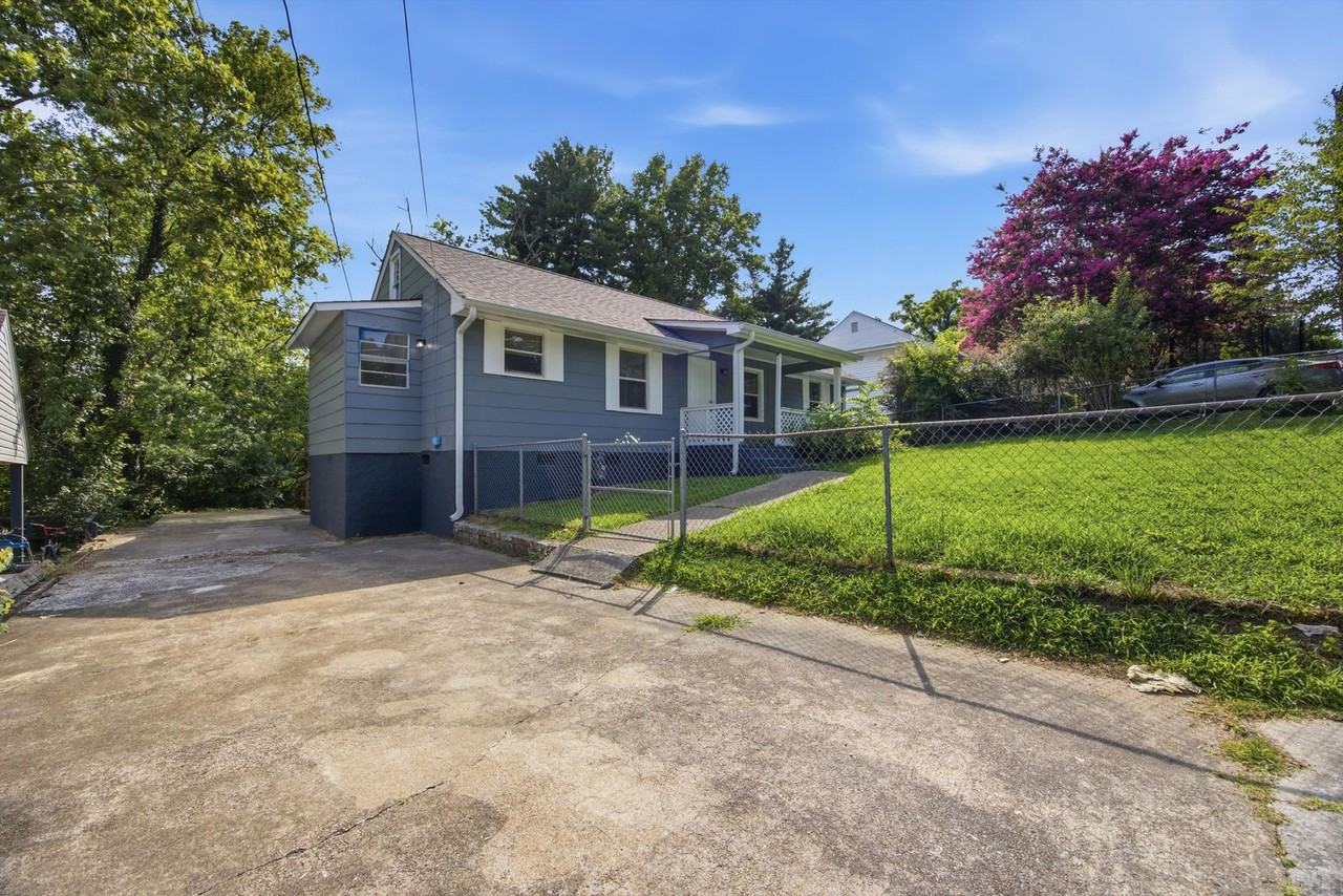 3826 Kingwood Cir - Photo 4 of 27