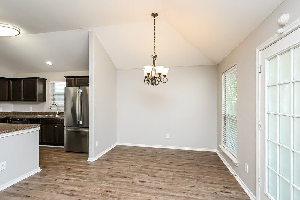 1104 Monticello Dr - Photo 6 of 16