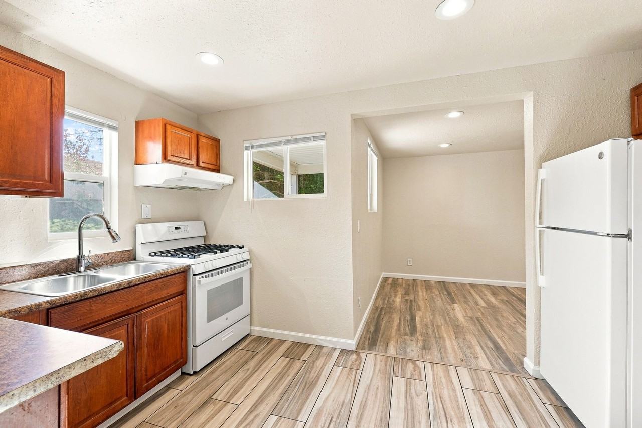 751 Raleigh St - Photo 3 of 18