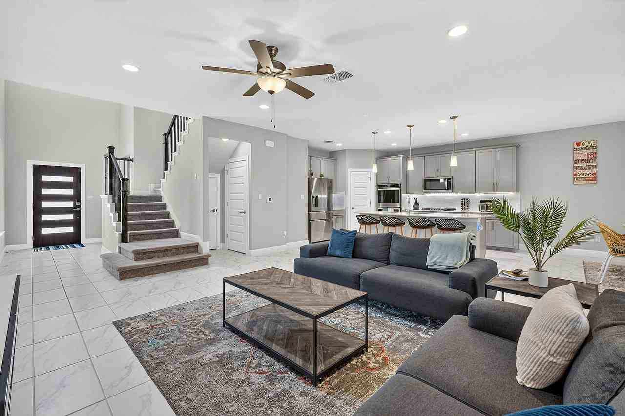 15820 Celosia St - Photo 3 of 29
