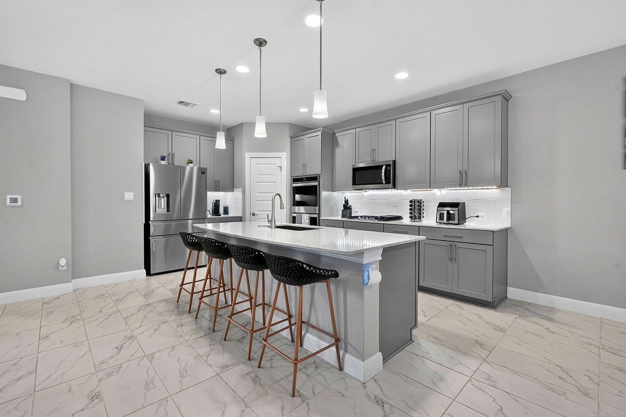 15820 Celosia St - Photo 6 of 29