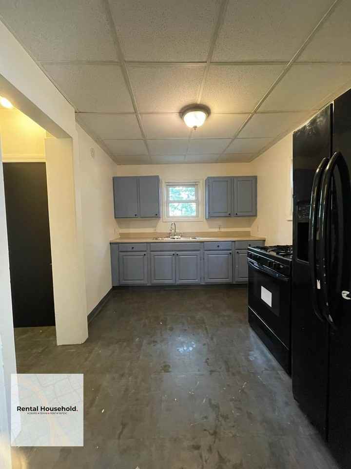 24 E Alexis St - Photo 7 of 24