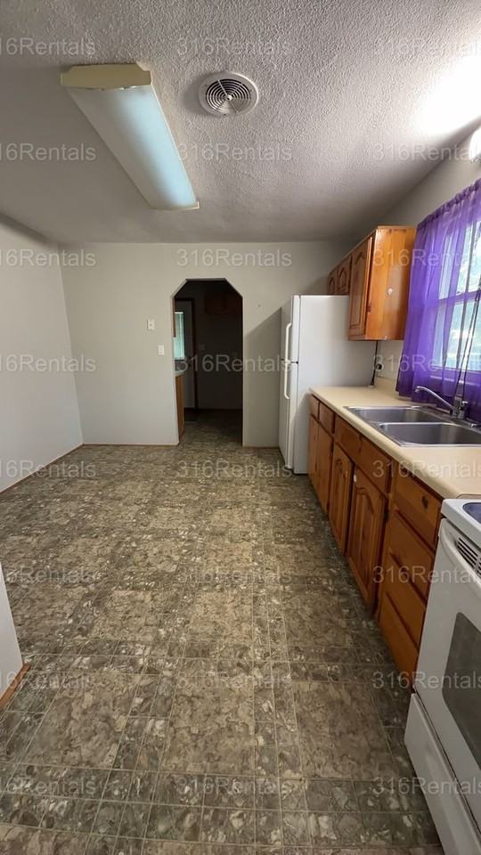 1617 W 3rd Ave - Photo 2 of 9