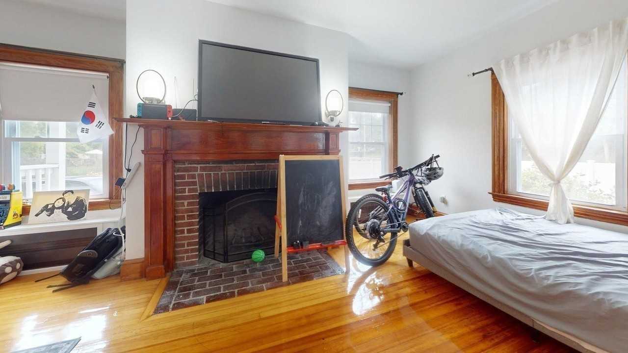 1173 Boylston St - Photo 5 of 11