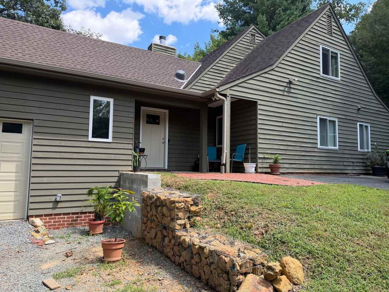 1327 Gristmill Dr - Photo 2 of 38