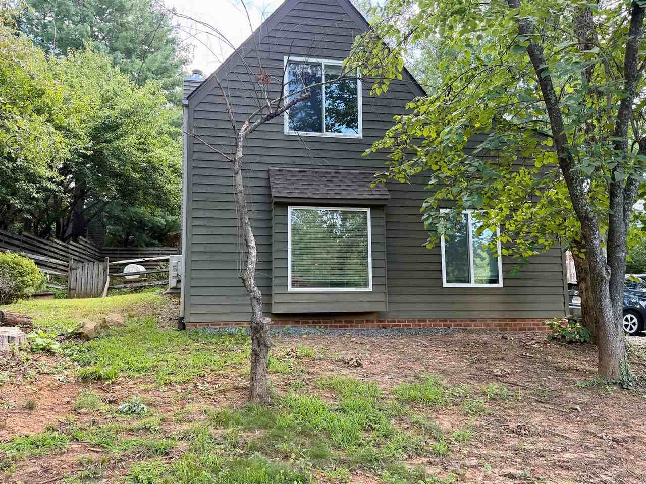 1327 Gristmill Dr - Photo 4 of 38