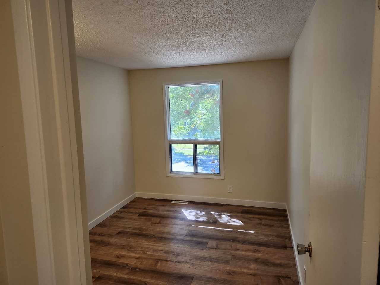 5510 Rundlehorn Dr Ne - Photo 2 of 17