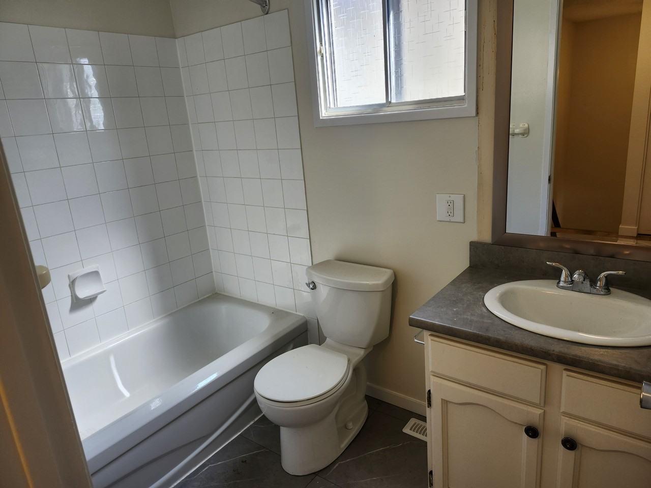 5510 Rundlehorn Dr Ne - Photo 3 of 17