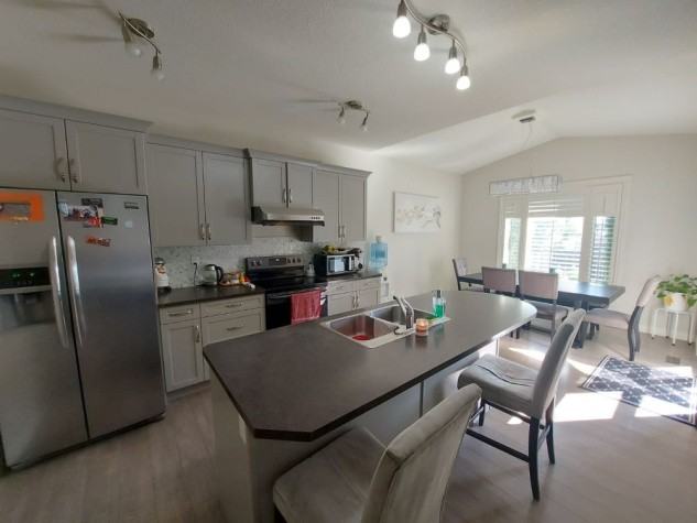 188 Kershaw Close - Photo 3 of 33