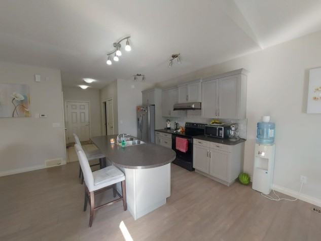 188 Kershaw Close - Photo 4 of 33