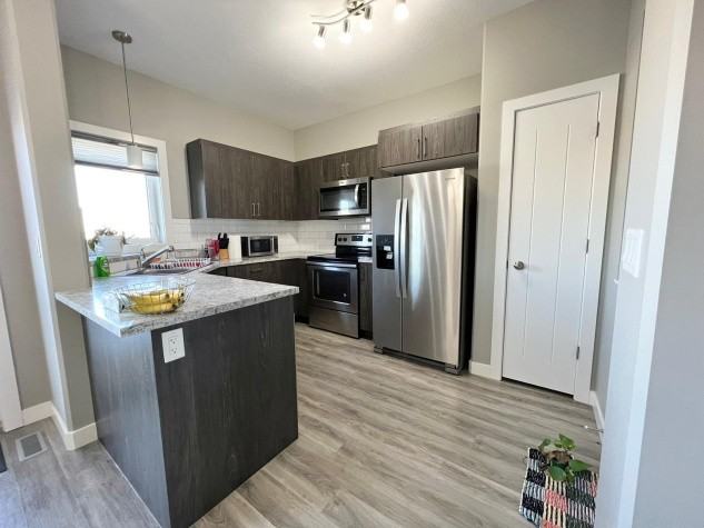 156 Hampton Close - Photo 2 of 17