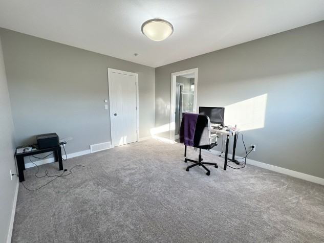 156 Hampton Close - Photo 3 of 17