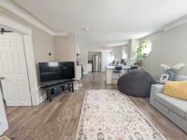 featured image of 32 Garnet St