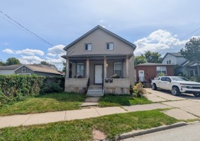 featured image of 32 Garnet St
