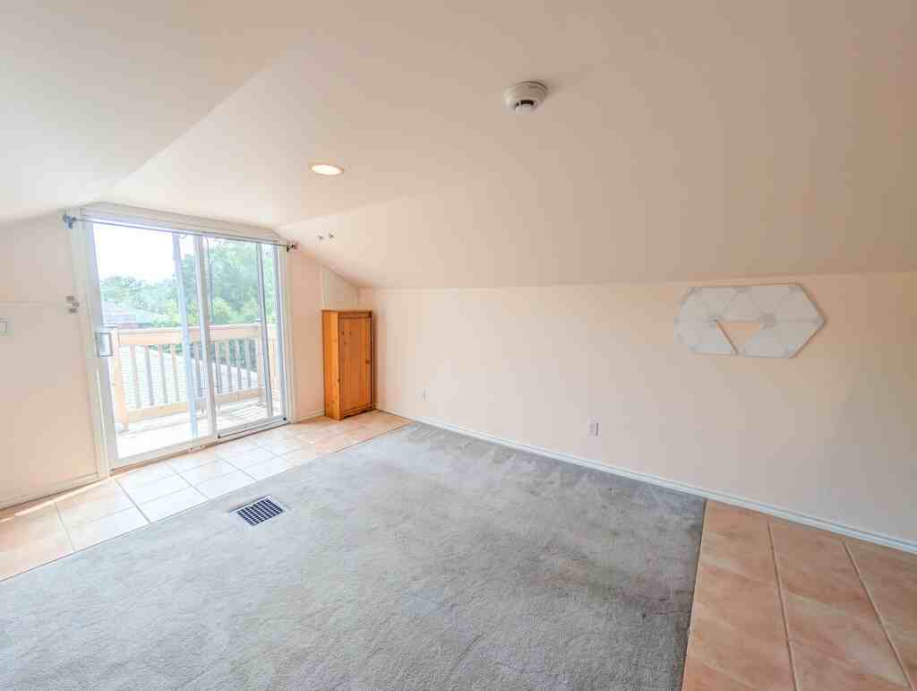 977 Parkhill Ave - Photo 3 of 17