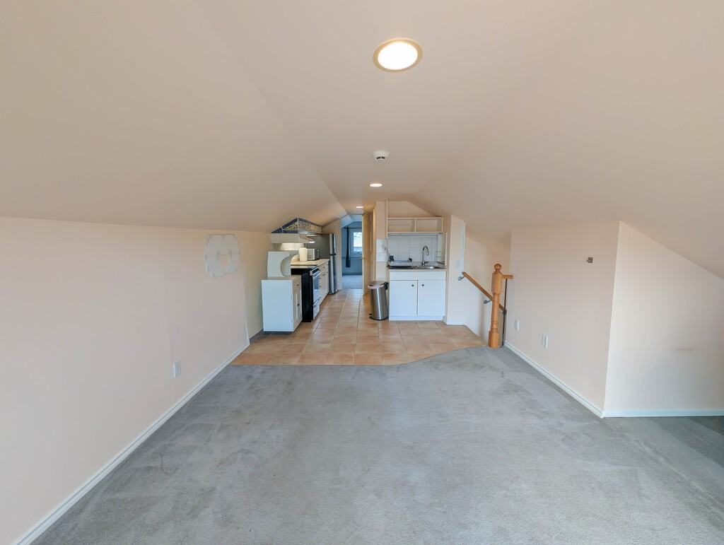 977 Parkhill Ave - Photo 5 of 17