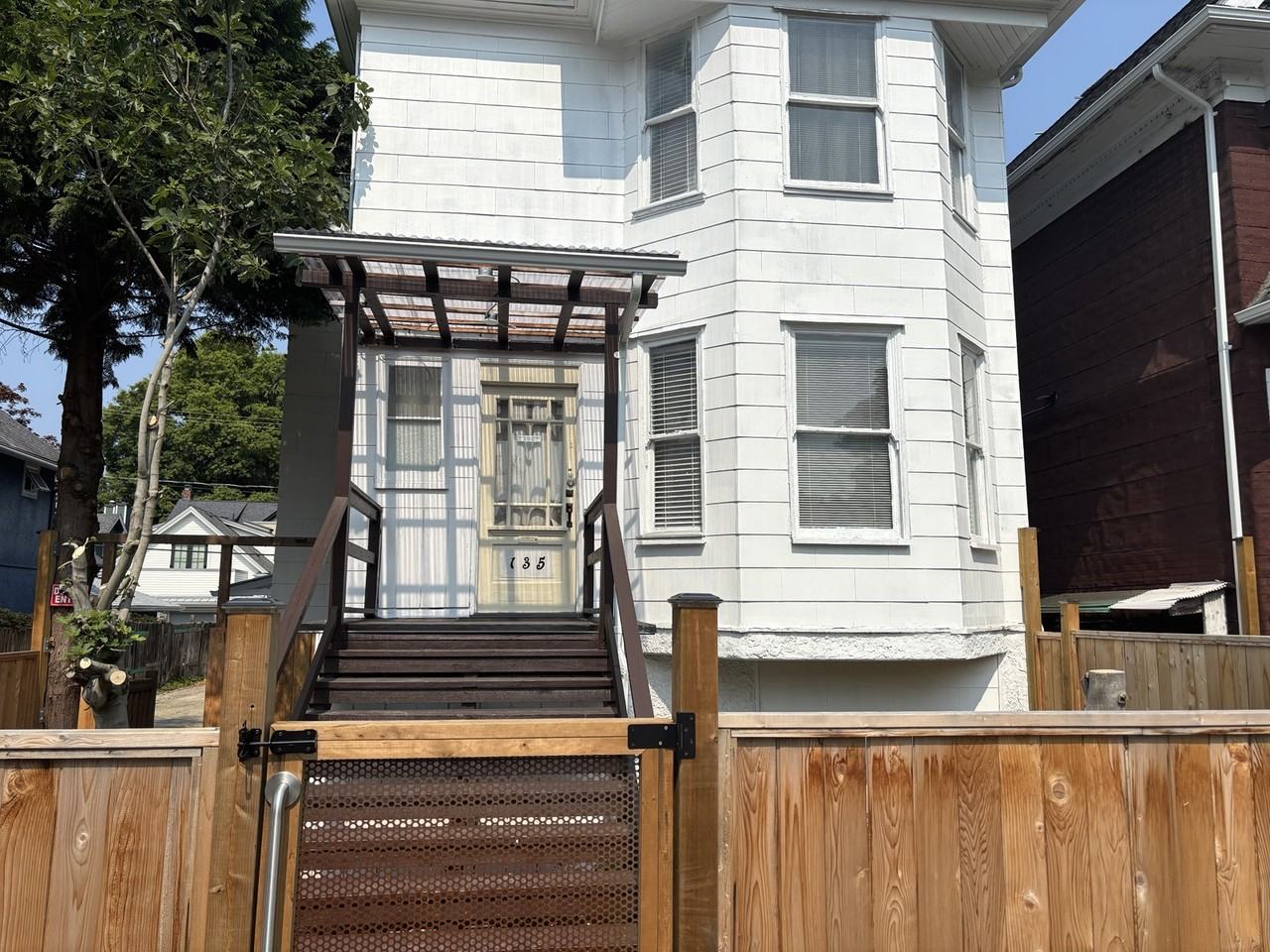 135 12th Ave W - Photo 2 of 50