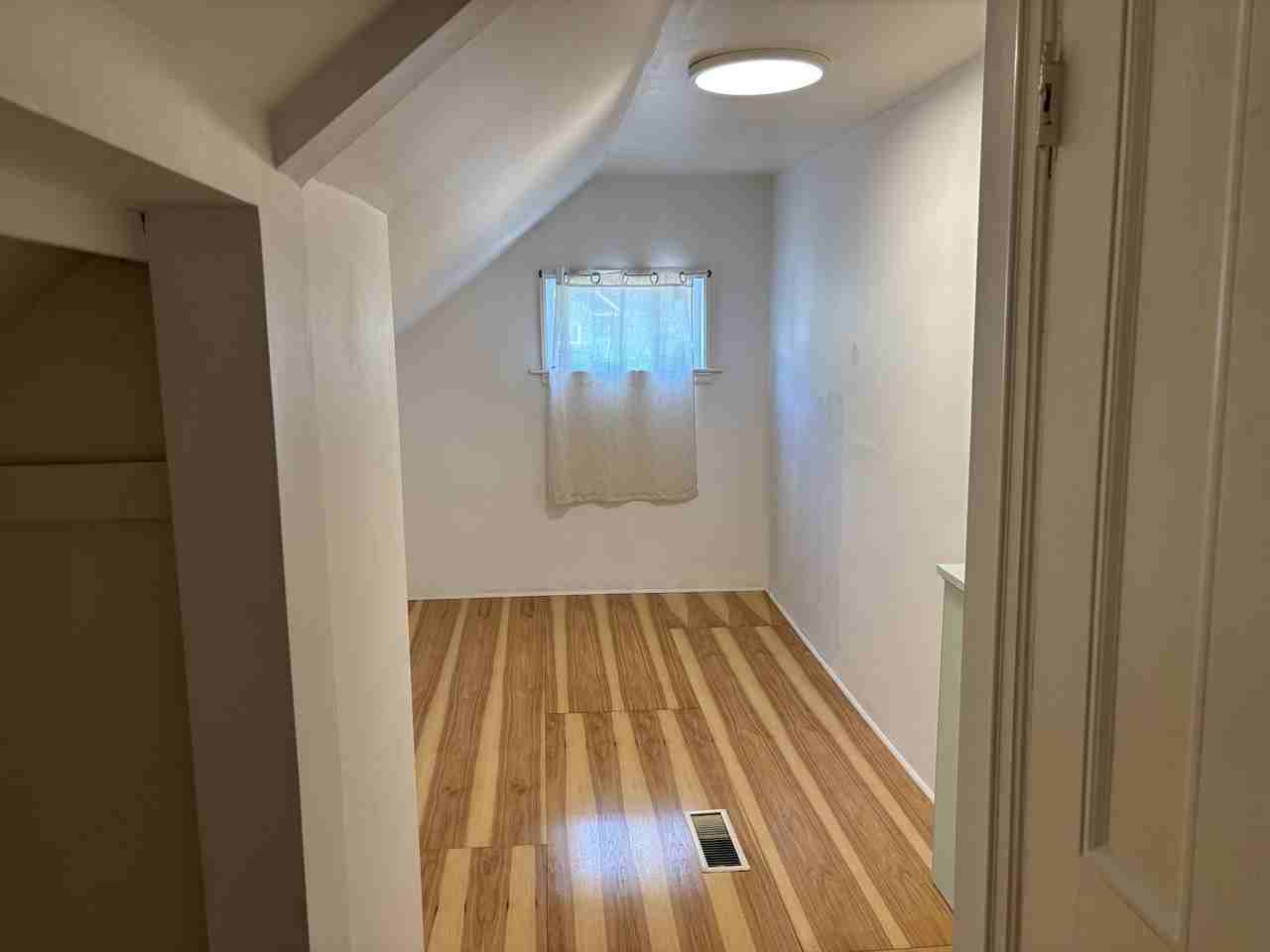 135 12th Ave W - Photo 5 of 50