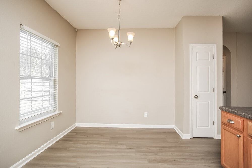9864 White Poplar Dr - Photo 5 of 17
