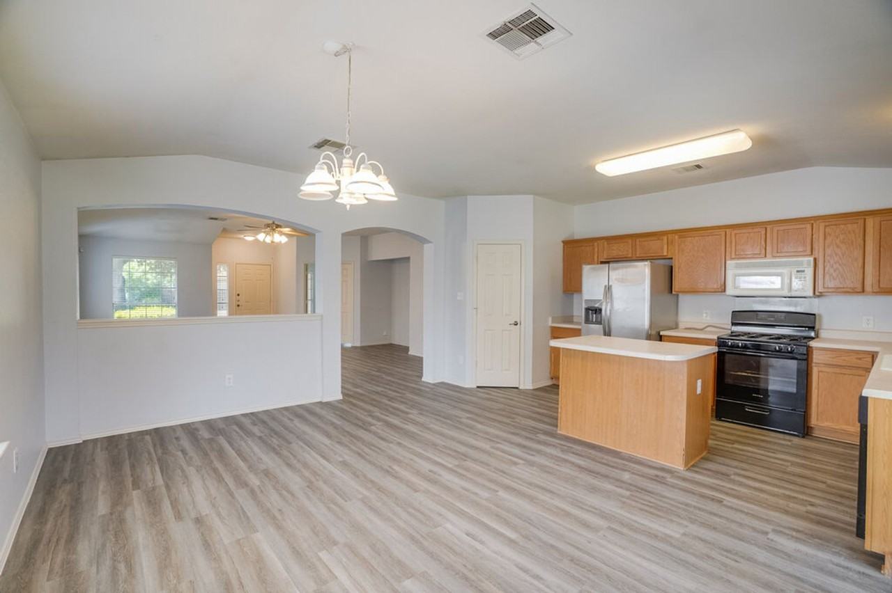 3310 Zinfandel Ln - Photo 5 of 20