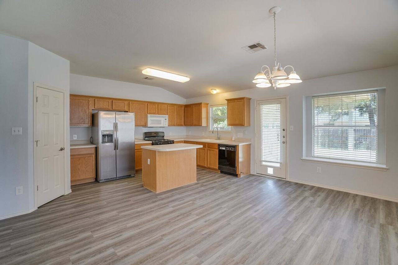 3310 Zinfandel Ln - Photo 6 of 20