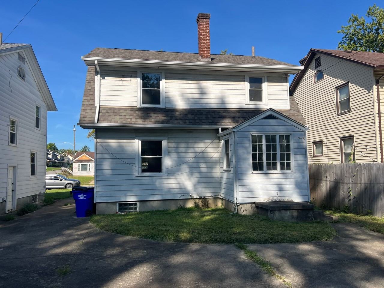 1304 Catalpa Dr - Photo 4 of 15