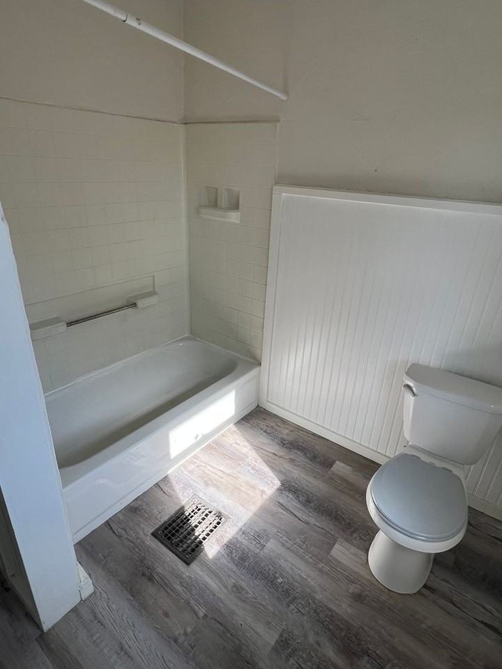 1304 Catalpa Dr - Photo 5 of 15
