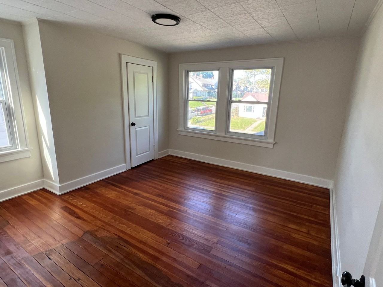 1304 Catalpa Dr - Photo 7 of 15