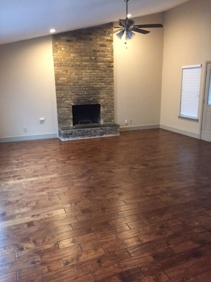 8021 Bobwhite Dr - Photo 2 of 13